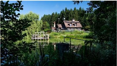 Rodinný dům s rybníkem, Višňová — Saň — fotografie 2